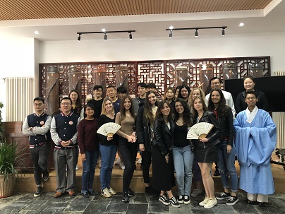 老司机论坛
留学生走进民族艺术教育学校.jpg